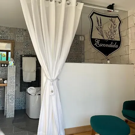 Alojamento de Acomodação e Pequeno-almoço Escondida